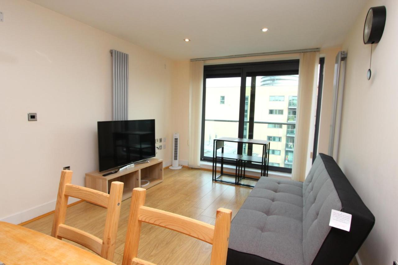 Lovely 2 Bedroom Apartment With Amazing Views In E14 London Eksteriør bilde